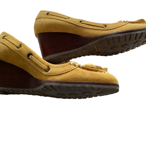 Cole Haan Wedge in mustard yellow suede size 7 EUC - Picture 4 of 6